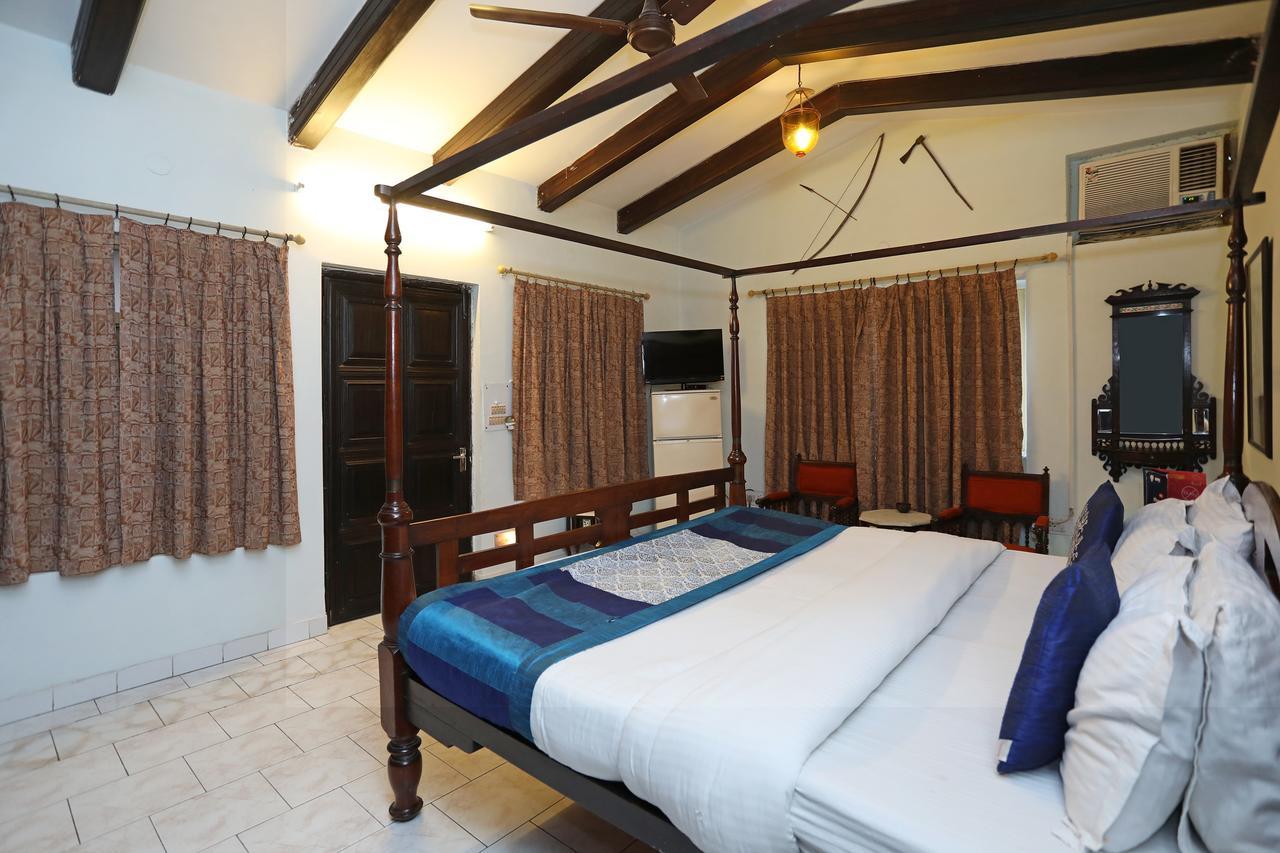 Oyo 1427 Hotel Malhar Haveli Noida Buitenkant foto
